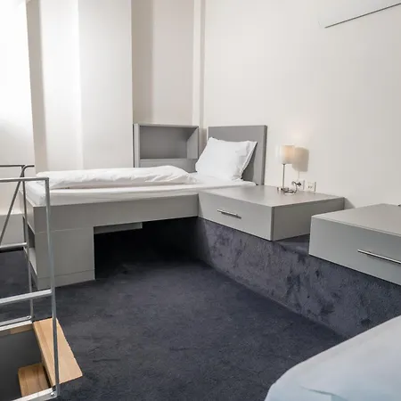 فندق Haus Overbach 3*