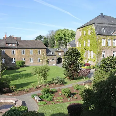 Haus Overbach Szálloda 3*